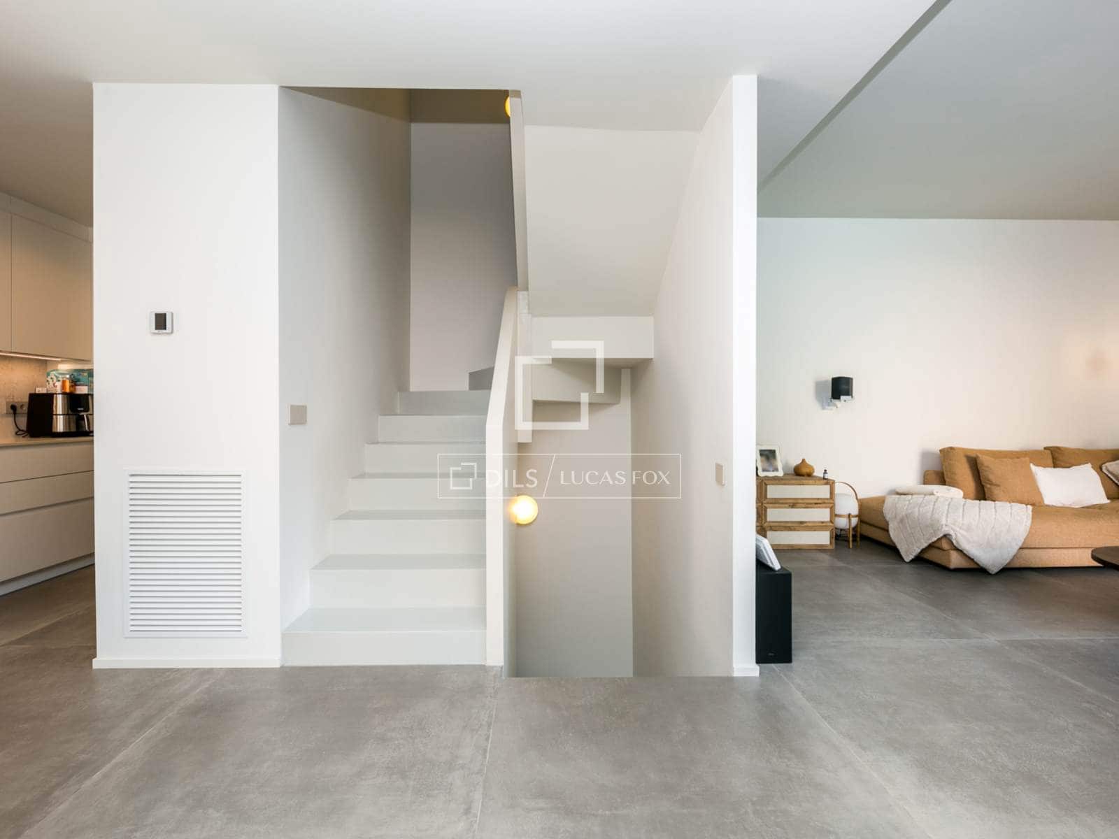 3 soveværelse Villa til salg i Gava med swimmingpool garage - € 1.280.000 (Ref: 9570052)