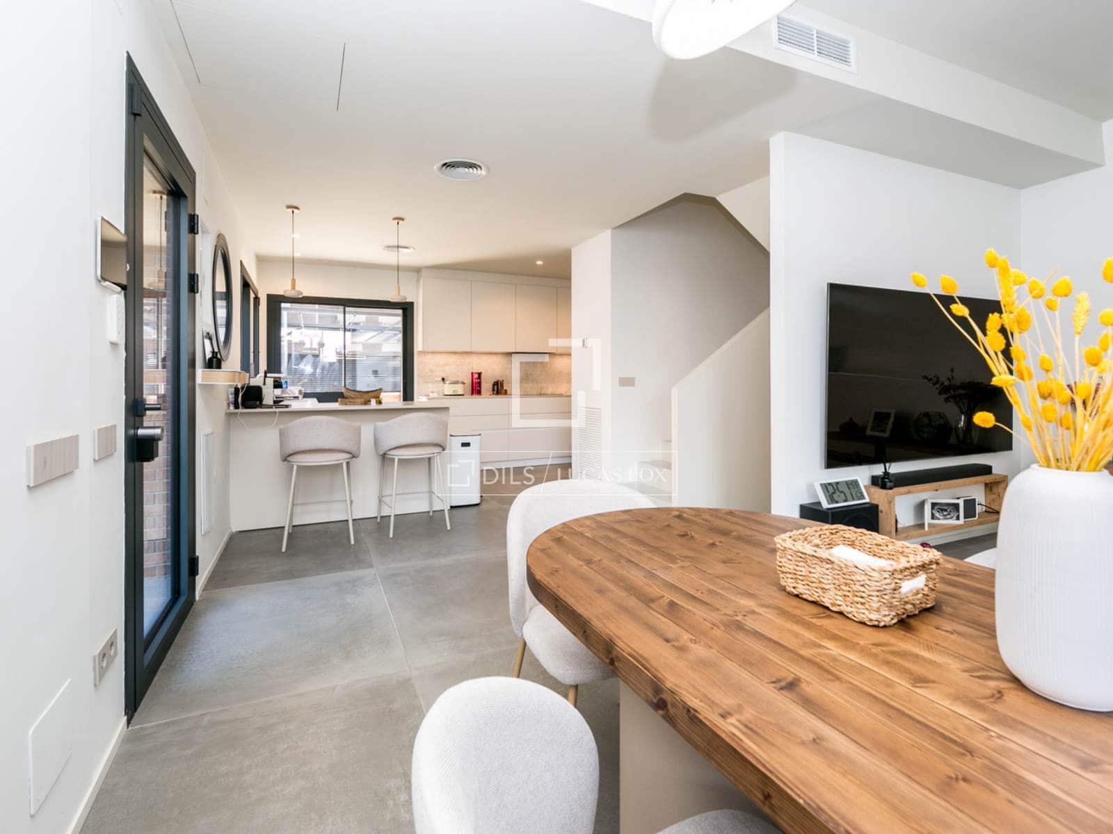 3 soveværelse Villa til salg i Gava med swimmingpool garage - € 1.280.000 (Ref: 9570052)