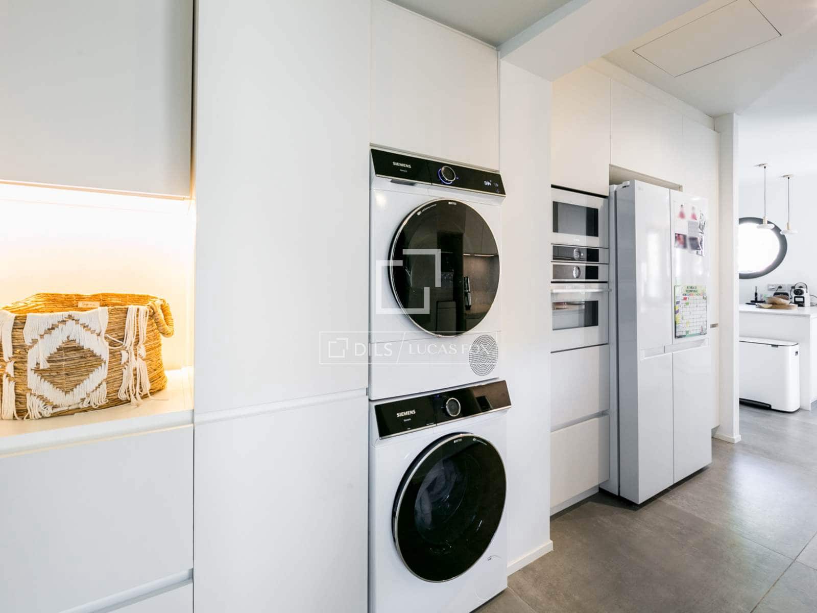 3 soveværelse Villa til salg i Gava med swimmingpool garage - € 1.280.000 (Ref: 9570052)