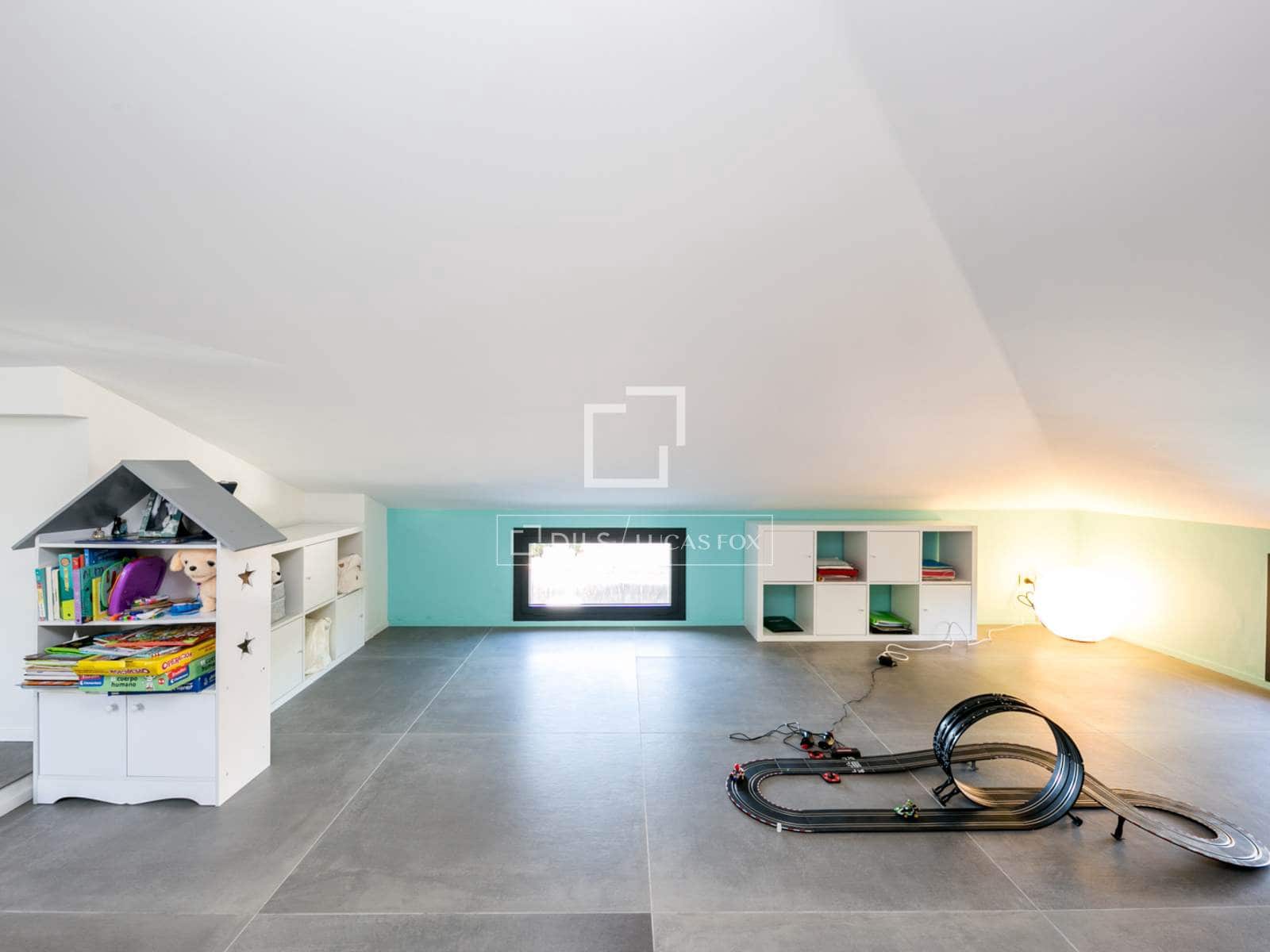 3 soveværelse Villa til salg i Gava med swimmingpool garage - € 1.280.000 (Ref: 9570052)