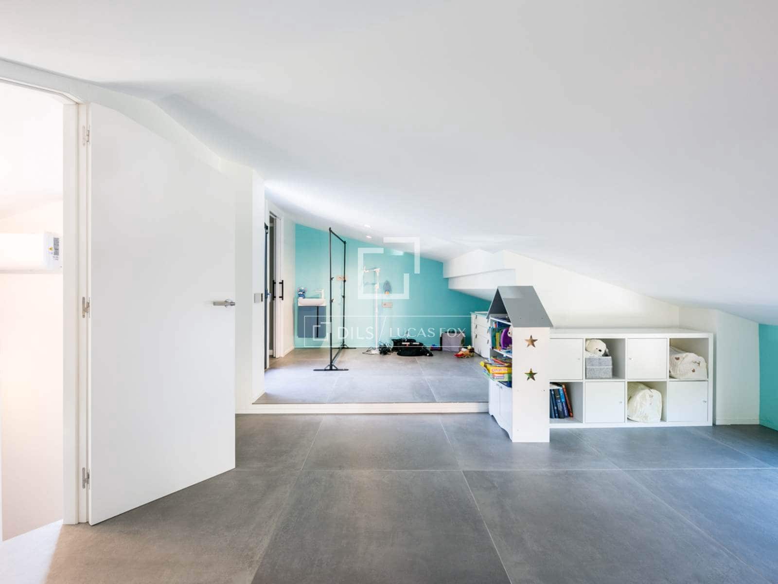 3 soveværelse Villa til salg i Gava med swimmingpool garage - € 1.280.000 (Ref: 9570052)