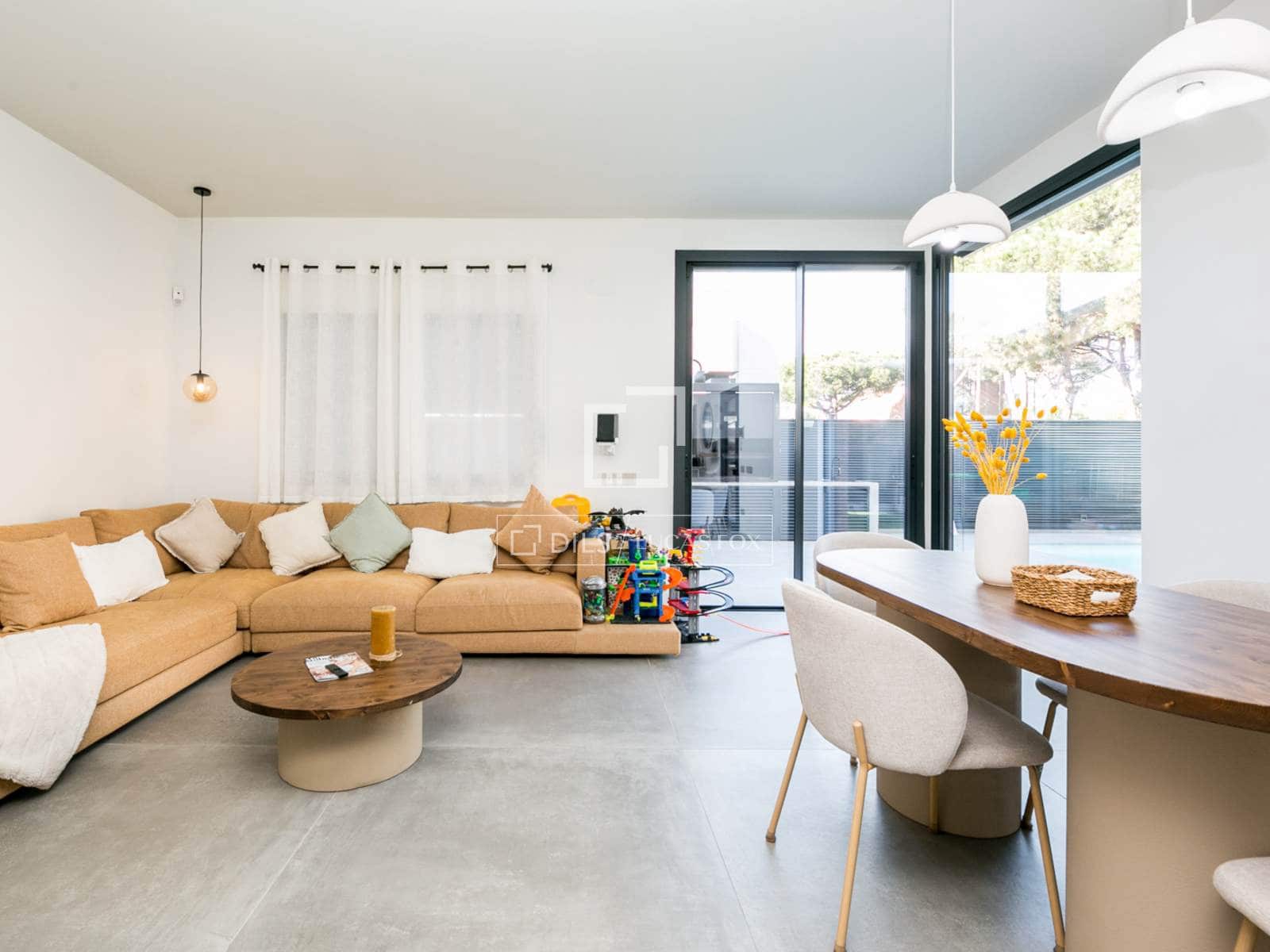 3 soveværelse Villa til salg i Gava med swimmingpool garage - € 1.280.000 (Ref: 9570052)