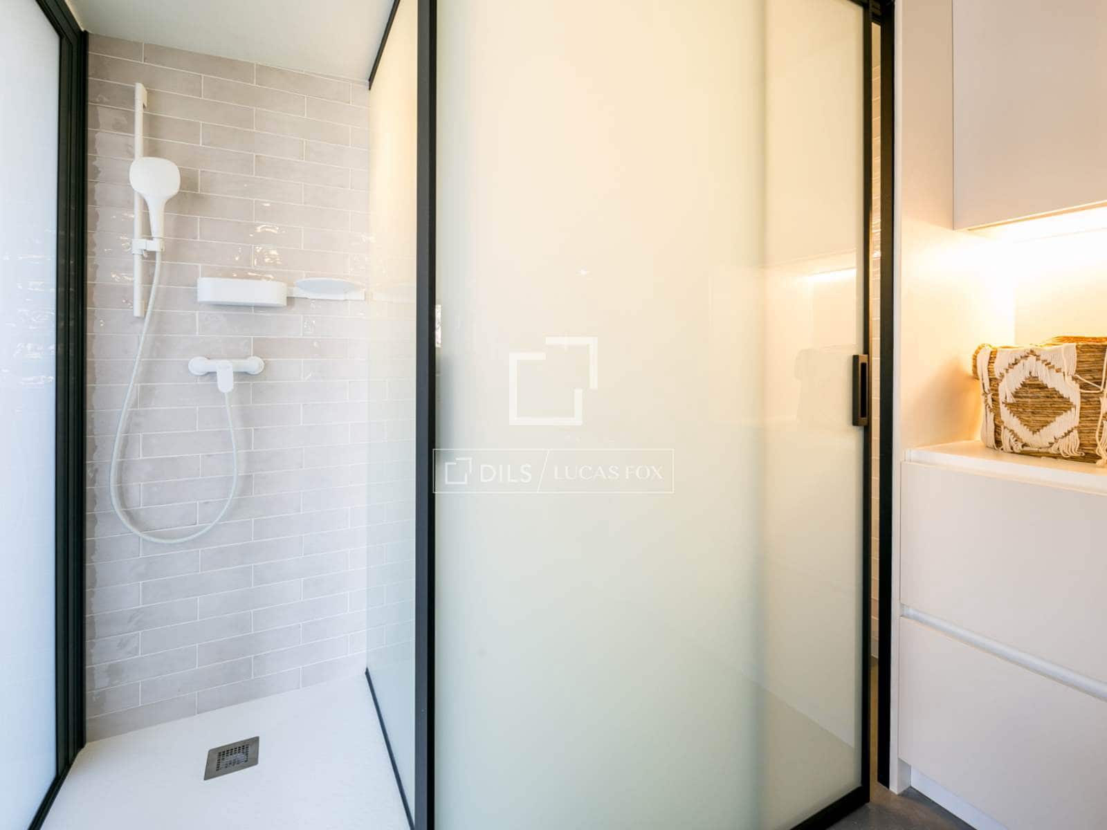 3 soveværelse Villa til salg i Gava med swimmingpool garage - € 1.280.000 (Ref: 9570052)