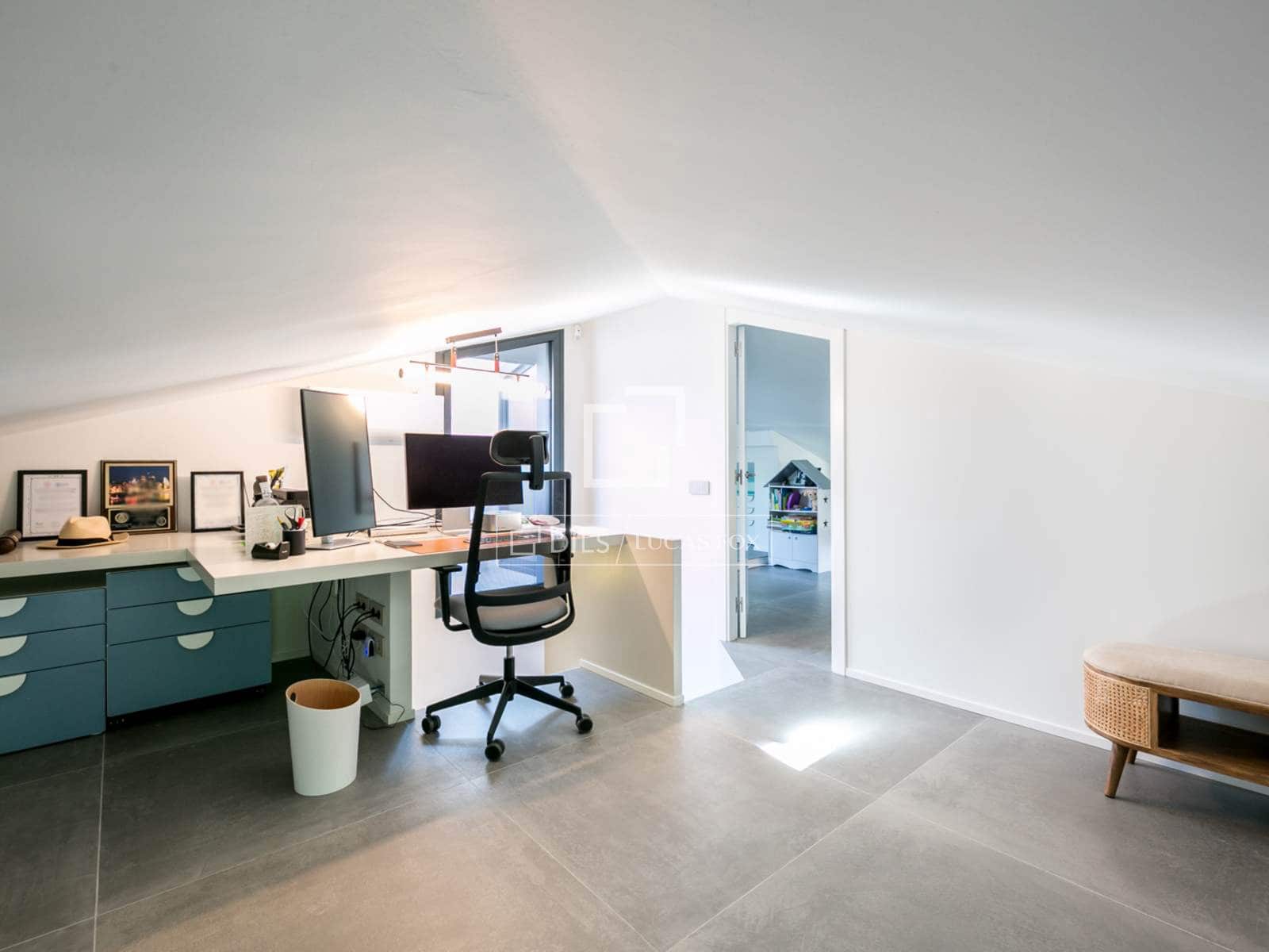 3 soveværelse Villa til salg i Gava med swimmingpool garage - € 1.280.000 (Ref: 9570052)