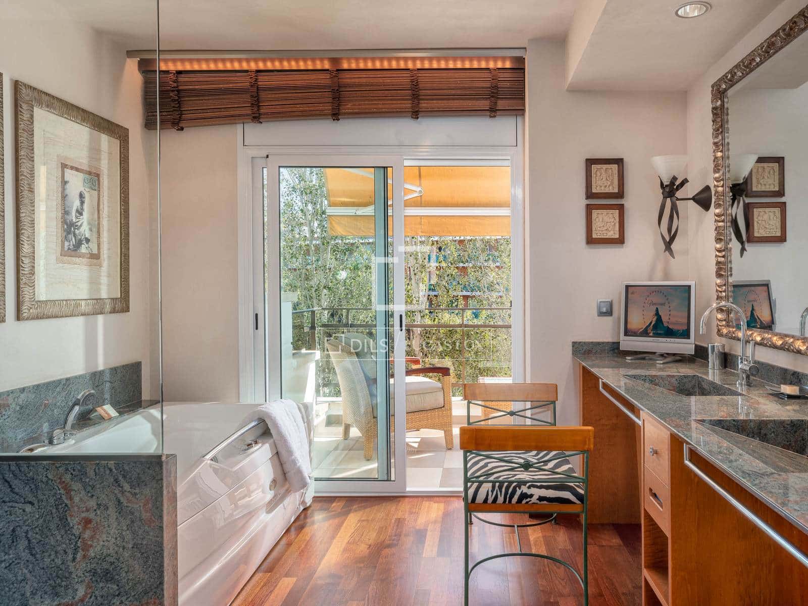 2 Zimmer Apartment zu verkaufen in Lloret de Mar mit Pool Garage - 300.000 € (Ref: 9570055)