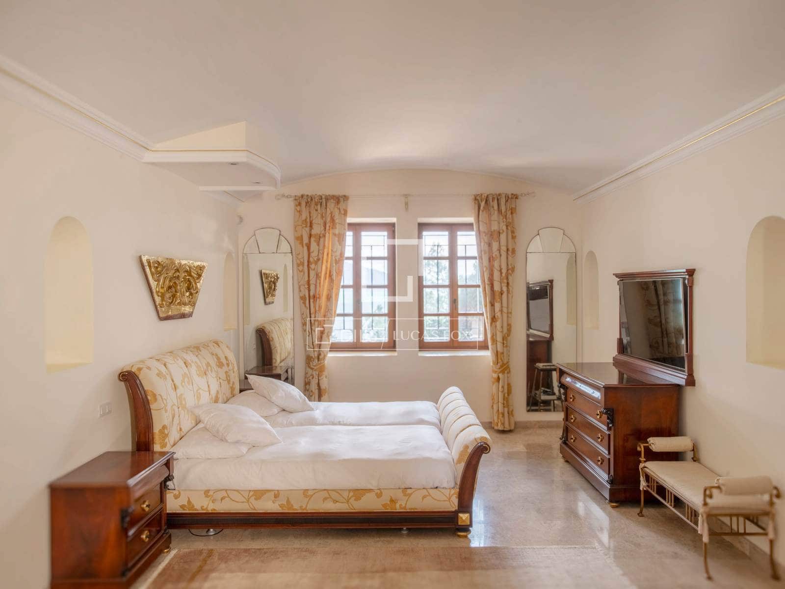 3 soverom Villa til salgs i Alcudia med svømmebasseng garasje - € 7 500 000 (Ref: 9571577)