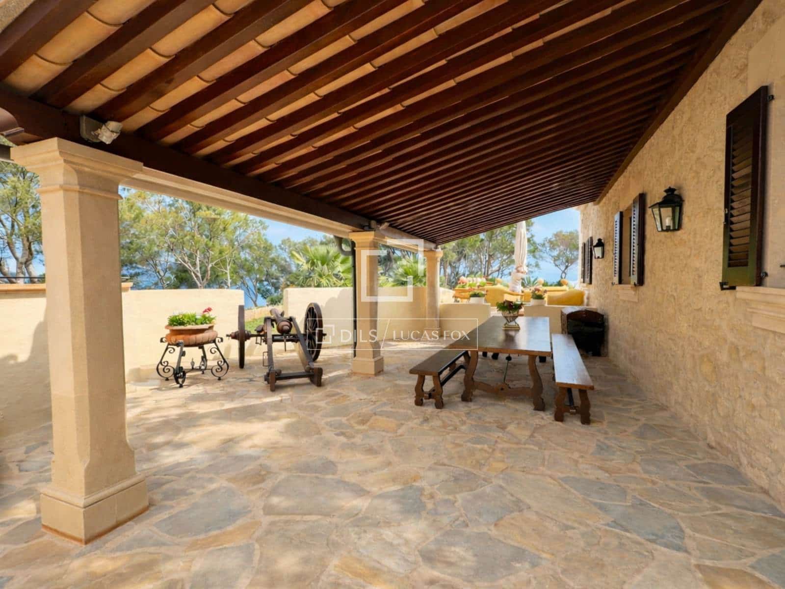 3 soverom Villa til salgs i Alcudia med svømmebasseng garasje - € 7 500 000 (Ref: 9571577)