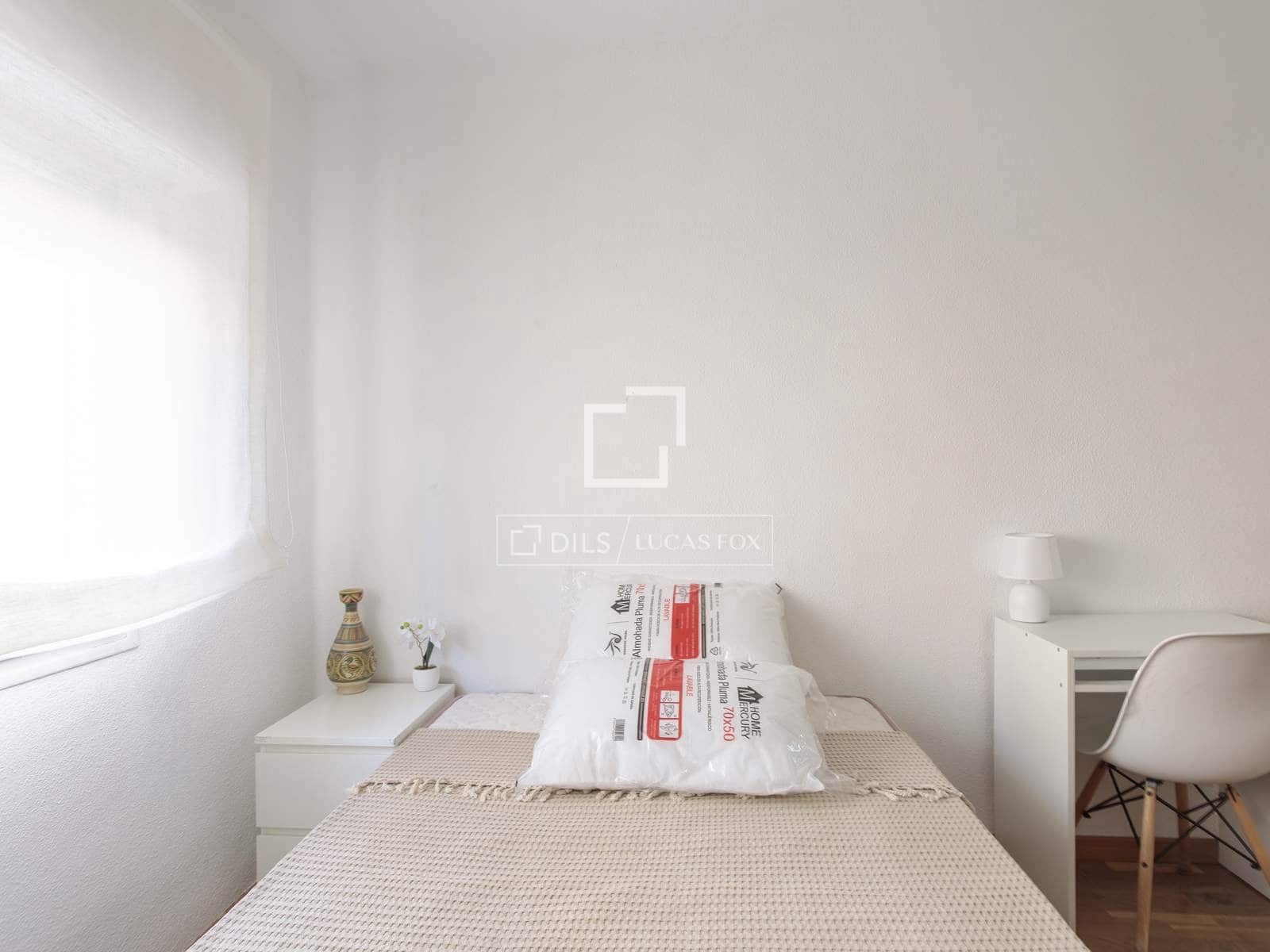 4 soveværelse Lejlighed til leje i Madrid by - € 2.700 (Ref: 9571907)