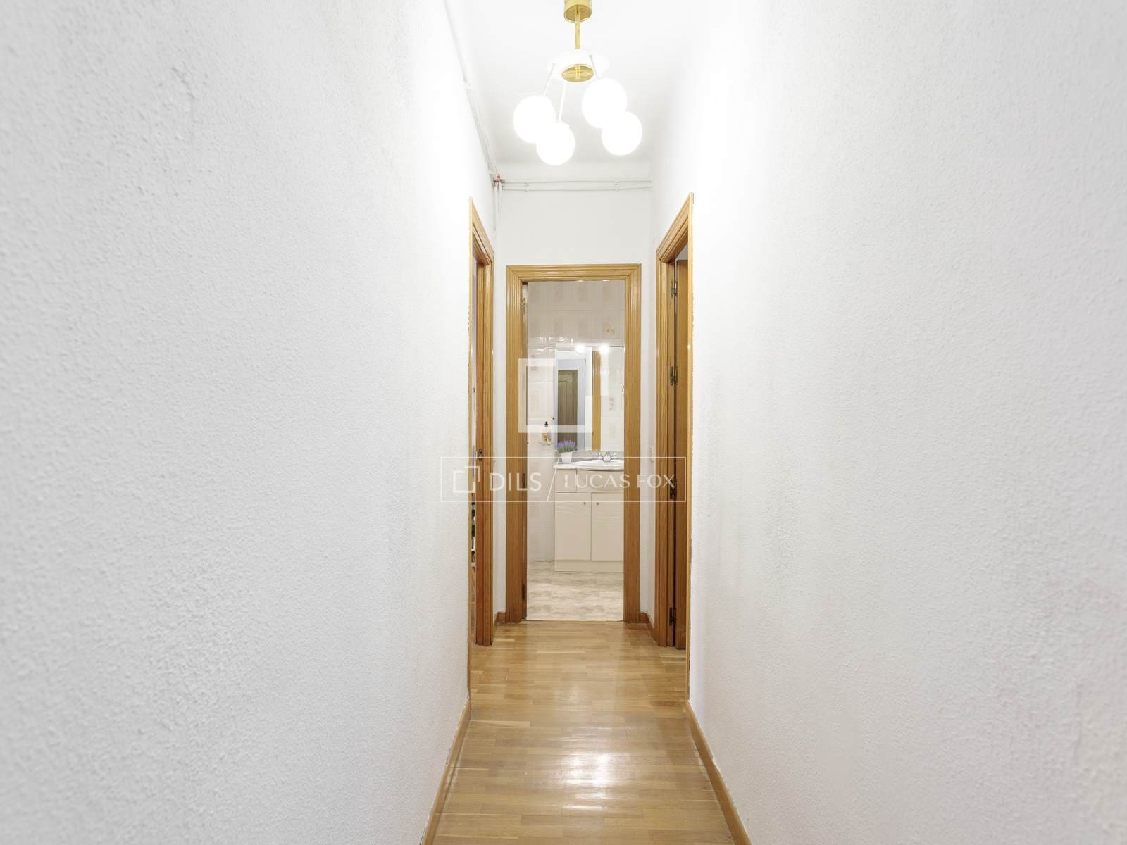 4 soveværelse Lejlighed til leje i Madrid by - € 2.700 (Ref: 9571907)