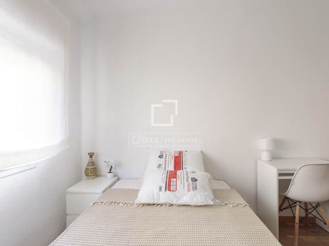 4 soveværelse Lejlighed til leje i Madrid by - € 2.700 (Ref: 9571907)