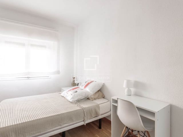 4 soveværelse Lejlighed til leje i Madrid by - € 2.700 (Ref: 9571907)