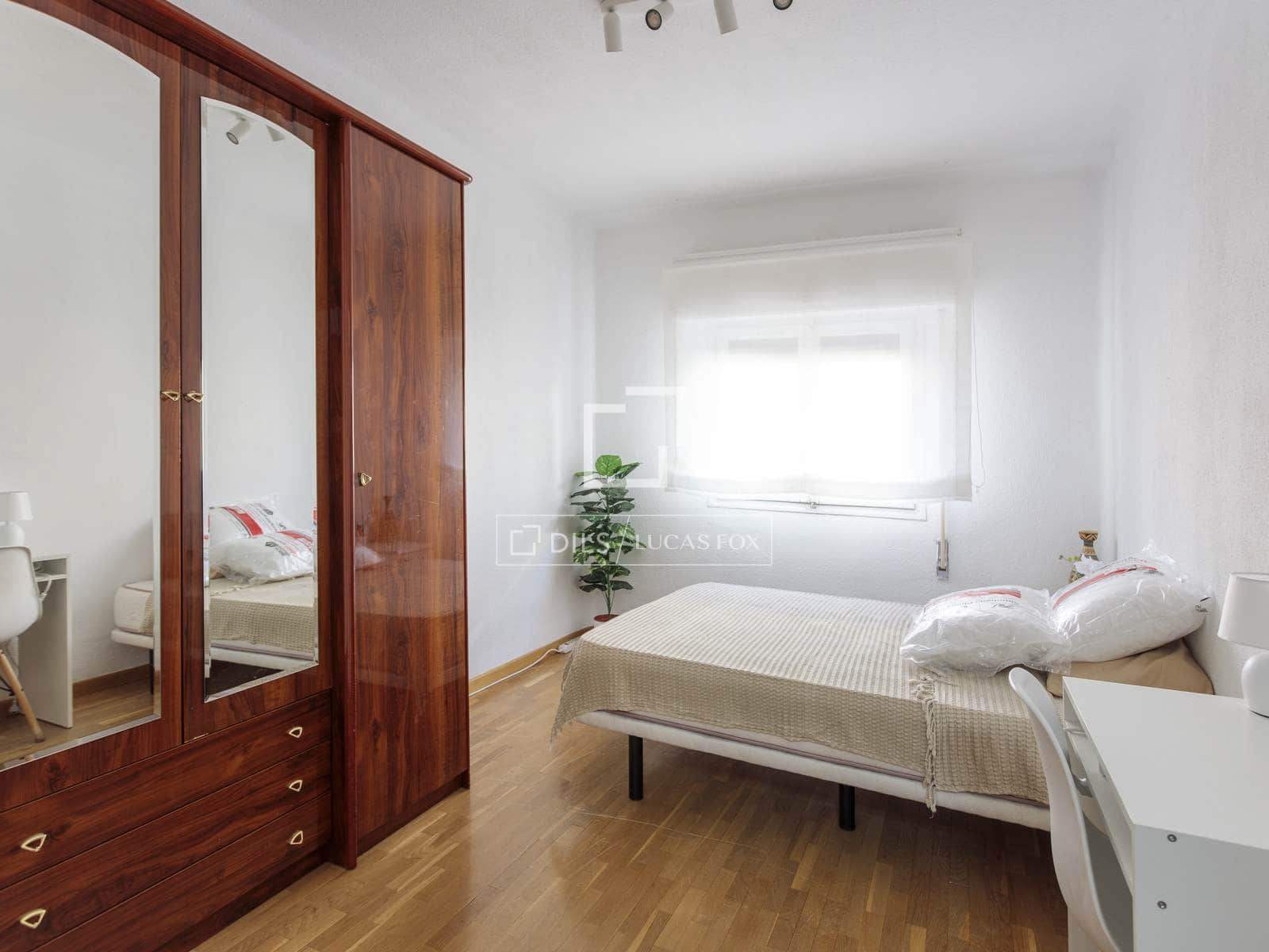 4 soveværelse Lejlighed til leje i Madrid by - € 2.700 (Ref: 9571907)