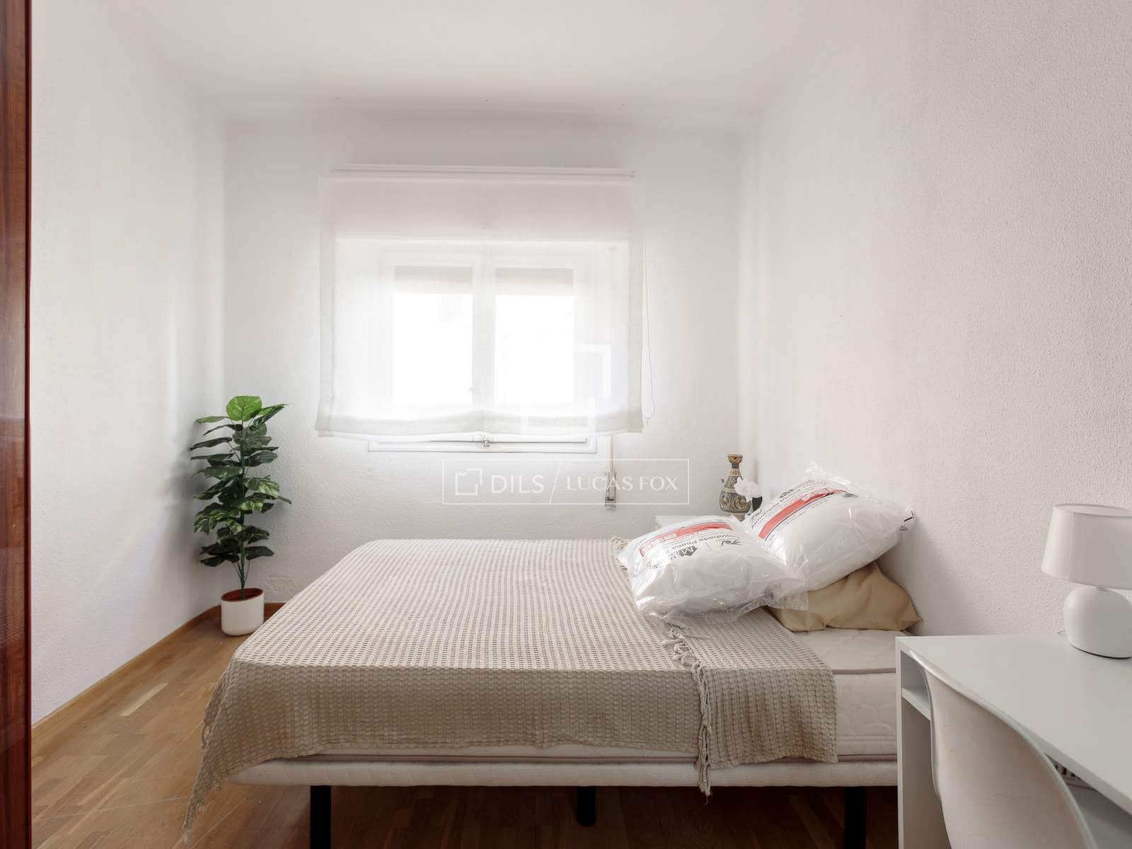 4 soveværelse Lejlighed til leje i Madrid by - € 2.700 (Ref: 9571907)