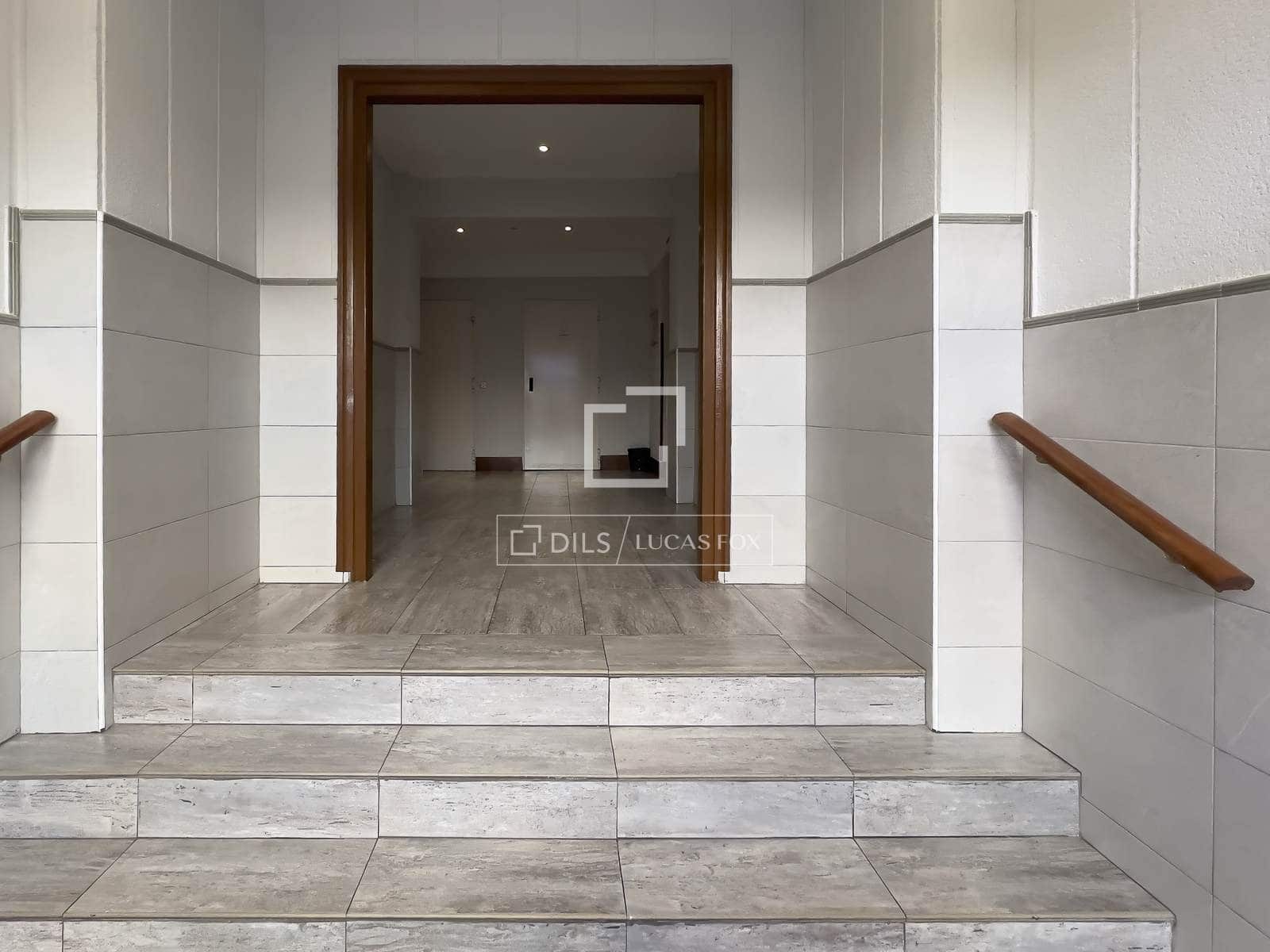 4 soveværelse Lejlighed til leje i Madrid by - € 2.700 (Ref: 9571907)