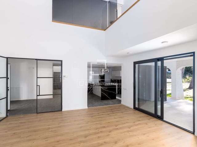 8 slaapkamer Villa te koop in Cabrera de Mar met zwembad garage - € 1.890.000 (Ref: 9572101)