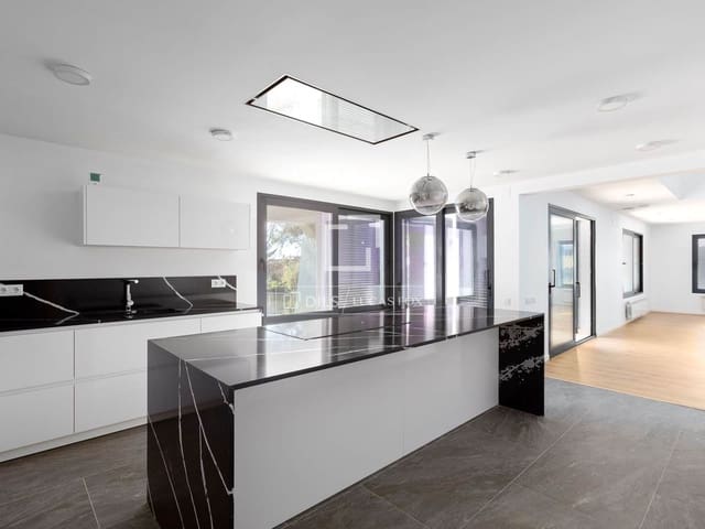 8 slaapkamer Villa te koop in Cabrera de Mar met zwembad garage - € 1.890.000 (Ref: 9572101)