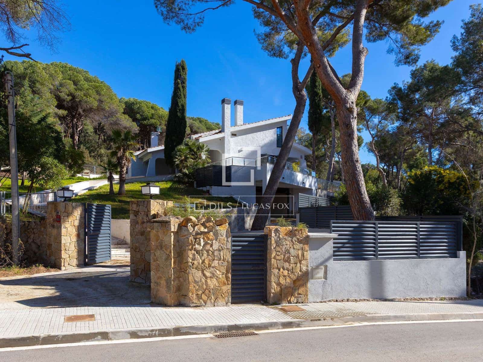 8 soverom Villa til salgs i Cabrera de Mar med svømmebasseng garasje - € 1 890 000 (Ref: 9572101)