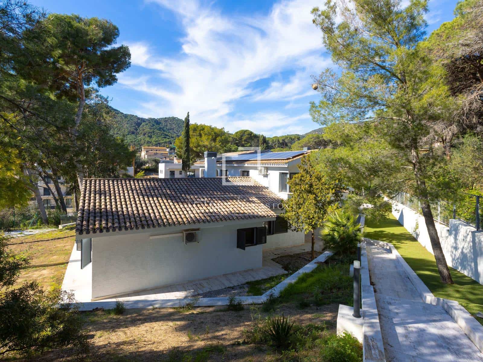 8 soverom Villa til salgs i Cabrera de Mar med svømmebasseng garasje - € 1 890 000 (Ref: 9572101)