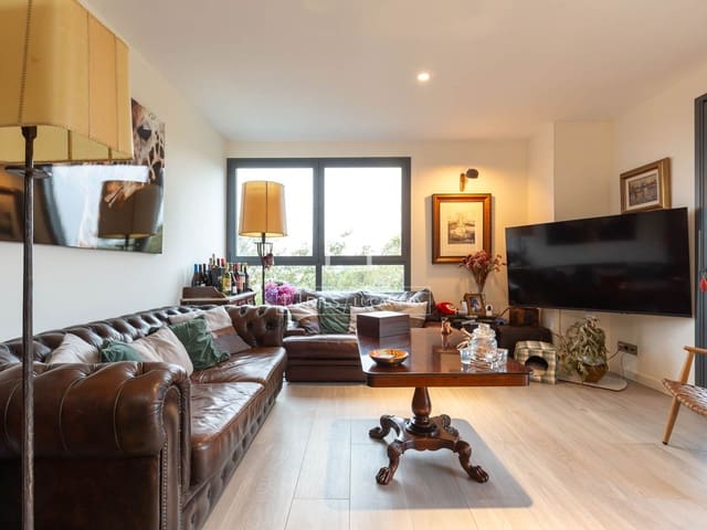 4 Zimmer Apartment zu vermieten in Esplugues de Llobregat mit Pool Garage - 5.000 € (Ref: 9572102)