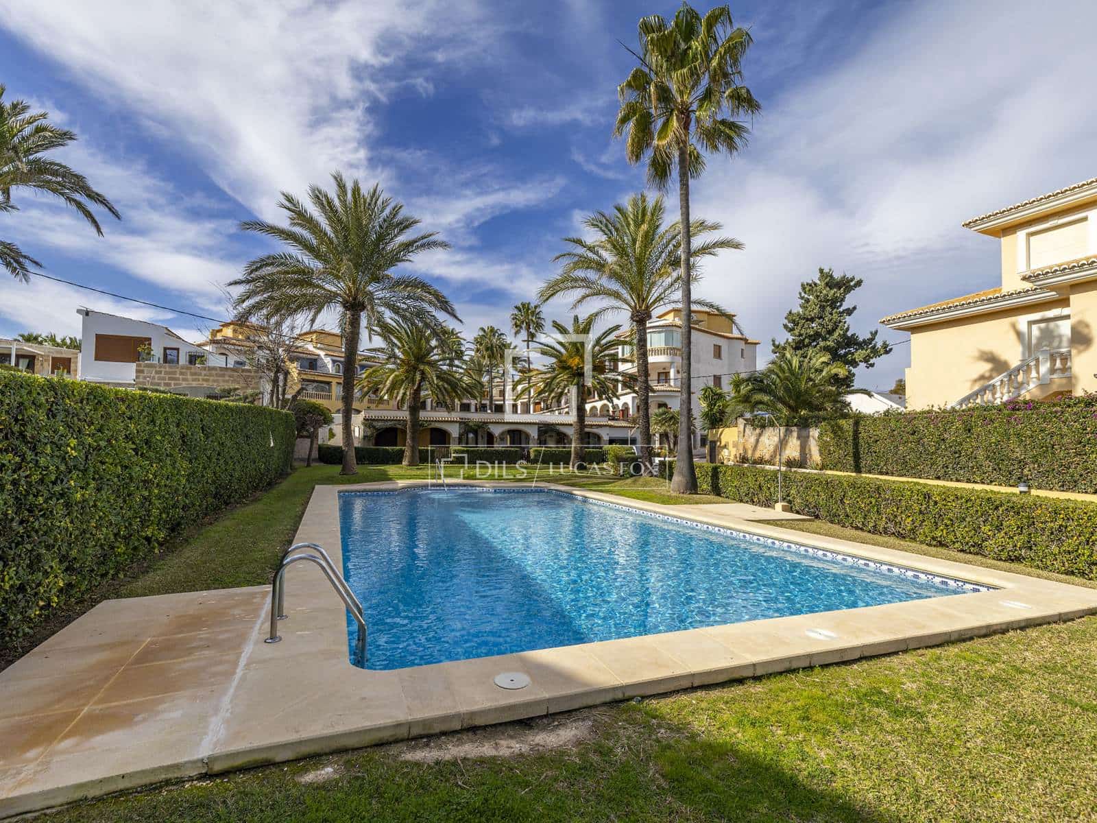 Apartamento de 2 habitaciones en Javea / Xàbia en venta con piscina garaje - 595.000 € (Ref: 9572213)