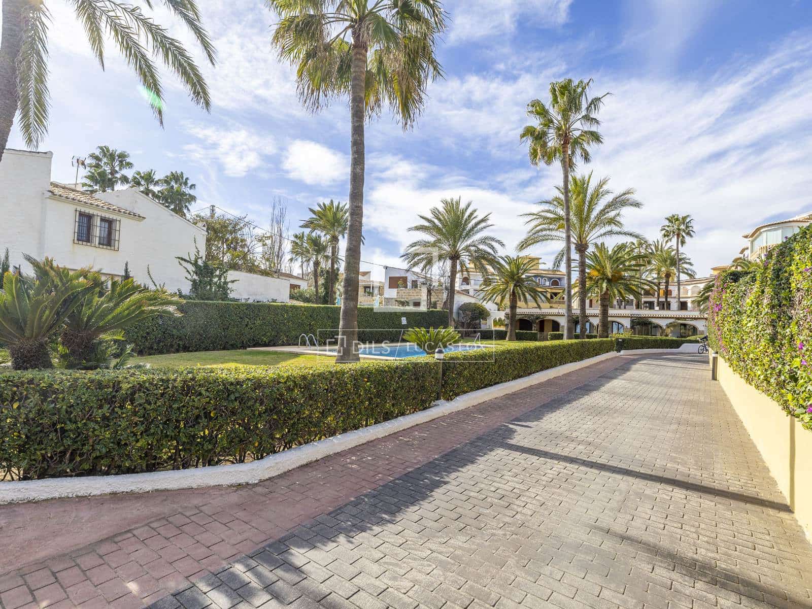 Apartamento de 2 habitaciones en Javea / Xàbia en venta con piscina garaje - 595.000 € (Ref: 9572213)