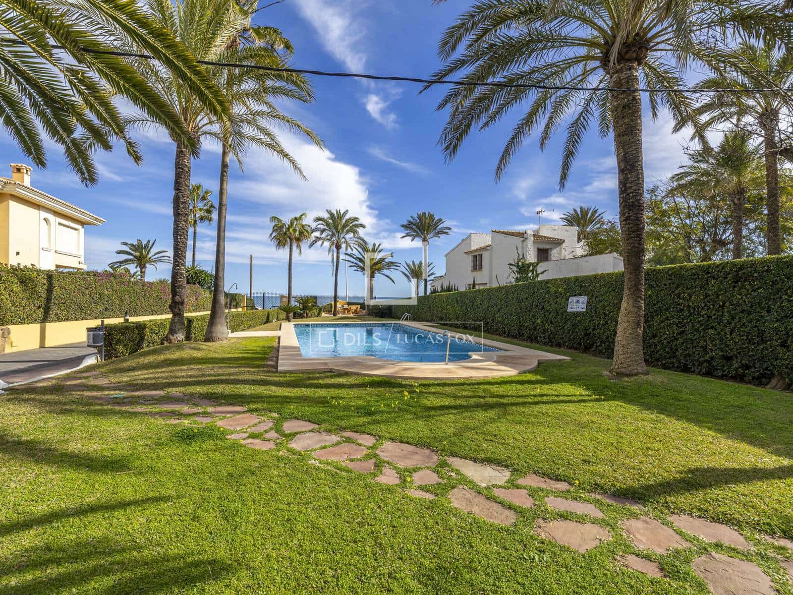 Apartamento de 2 habitaciones en Javea / Xàbia en venta con piscina garaje - 595.000 € (Ref: 9572213)