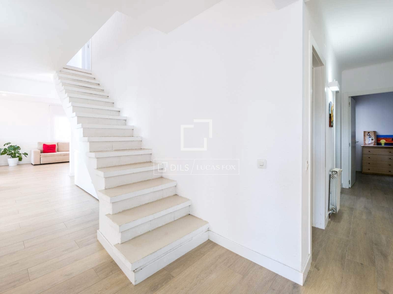 4 slaapkamer Villa te koop in Castelldefels met zwembad - € 1.400.000 (Ref: 9572289)