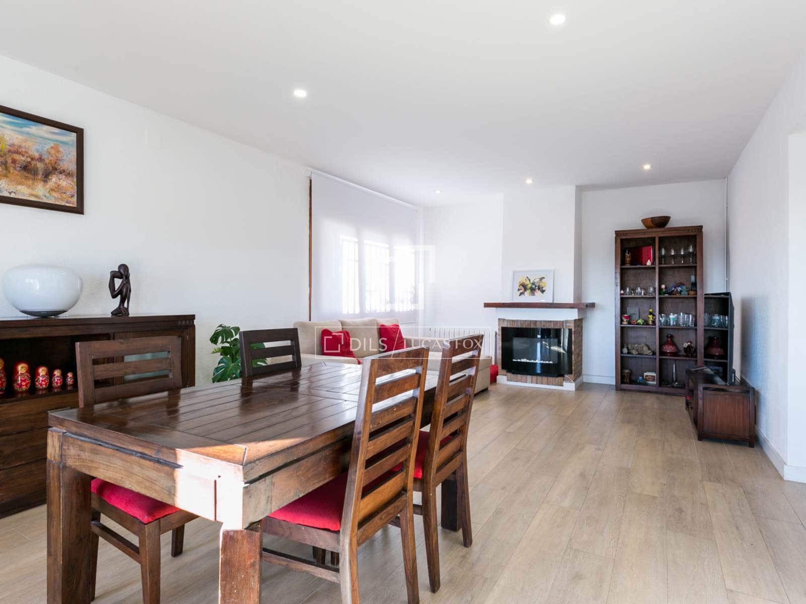 4 slaapkamer Villa te koop in Castelldefels met zwembad - € 1.400.000 (Ref: 9572289)