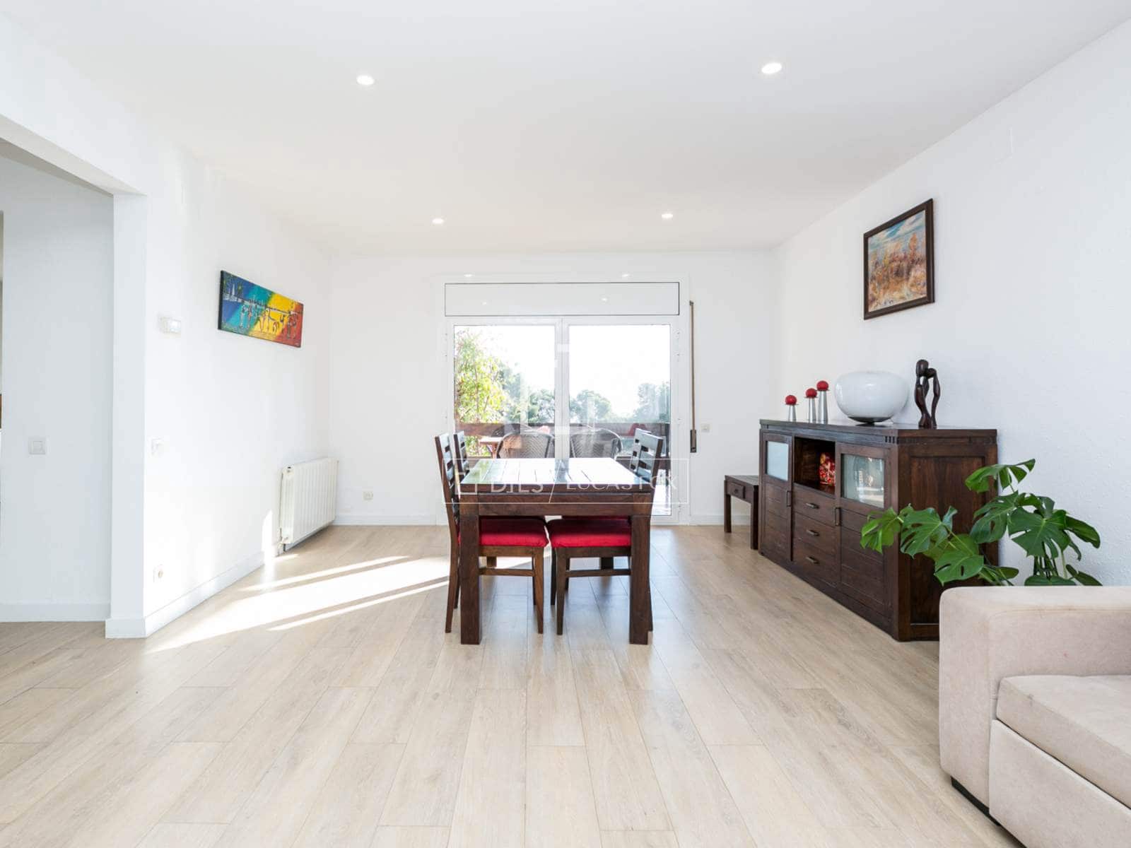 4 slaapkamer Villa te koop in Castelldefels met zwembad - € 1.400.000 (Ref: 9572289)