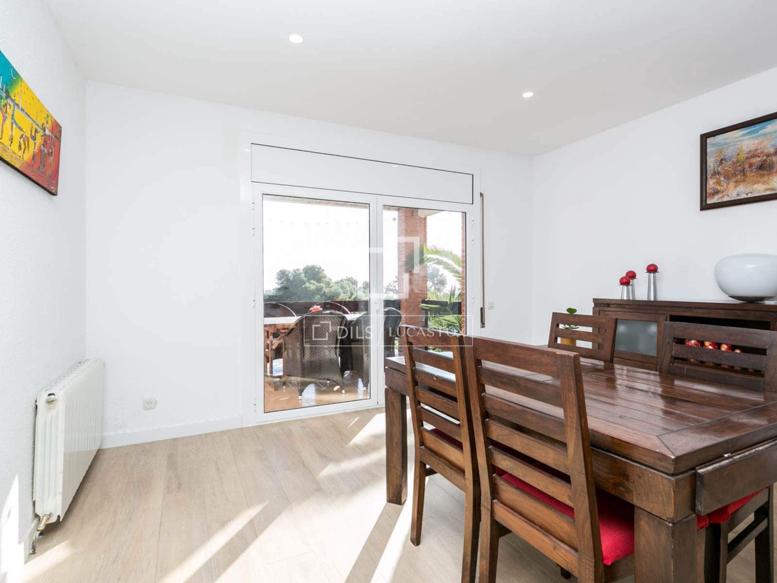 4 slaapkamer Villa te koop in Castelldefels met zwembad - € 1.400.000 (Ref: 9572289)