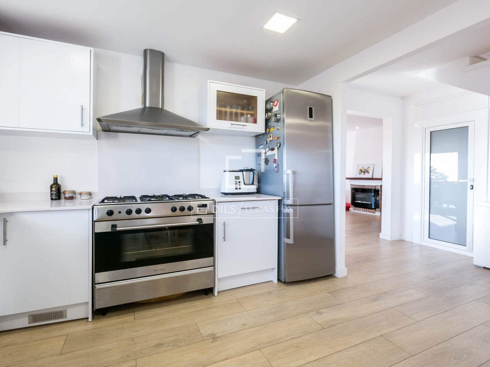 4 slaapkamer Villa te koop in Castelldefels met zwembad - € 1.400.000 (Ref: 9572289)