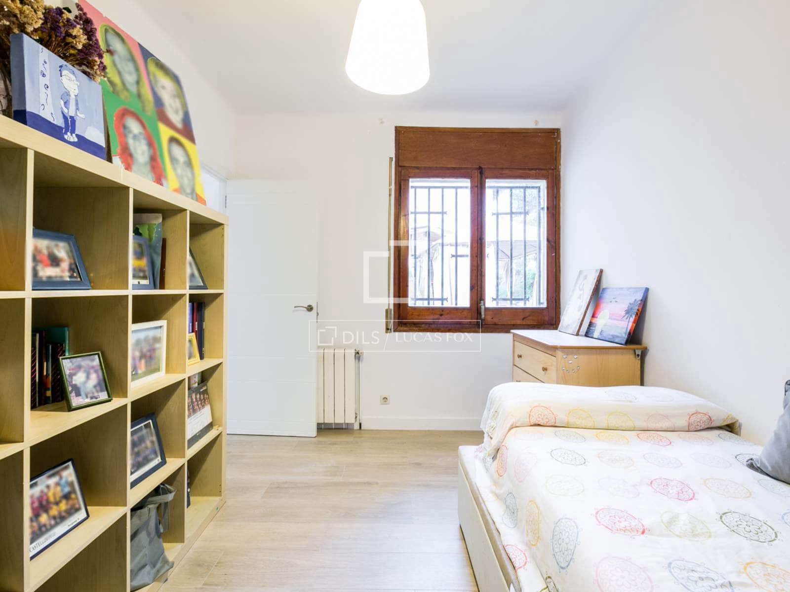 4 slaapkamer Villa te koop in Castelldefels met zwembad - € 1.400.000 (Ref: 9572289)