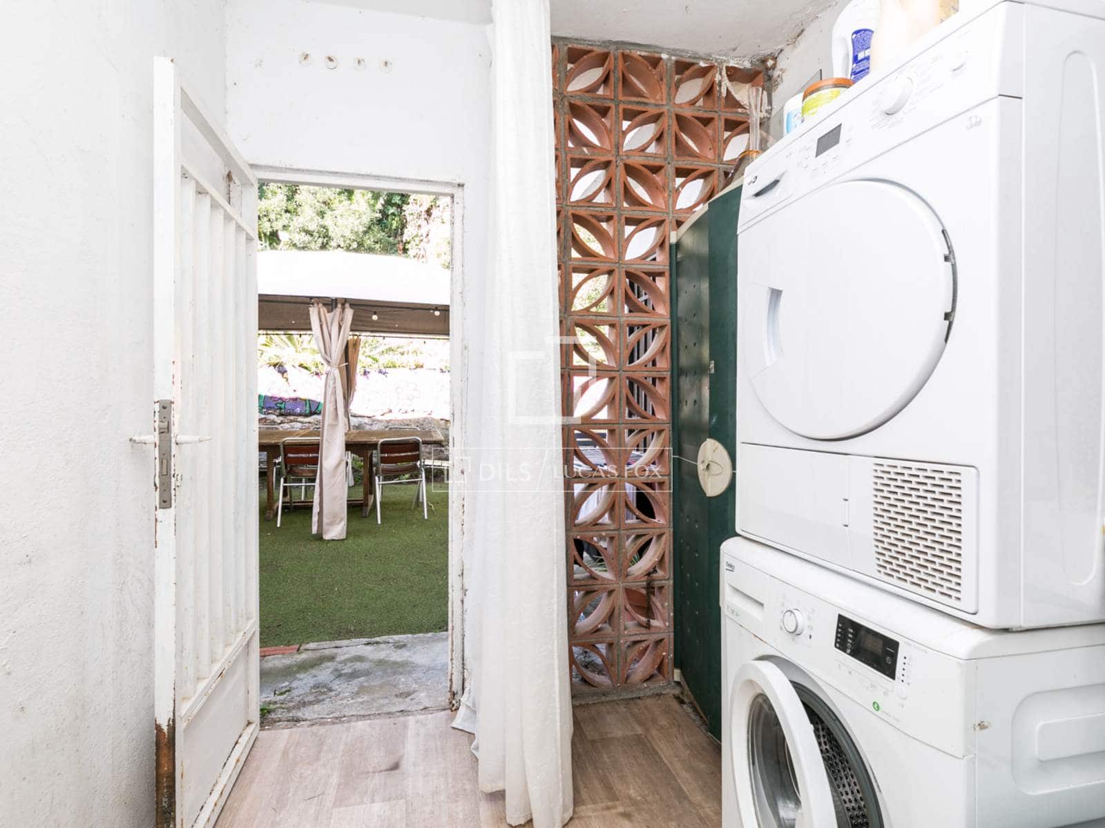 4 slaapkamer Villa te koop in Castelldefels met zwembad - € 1.400.000 (Ref: 9572289)