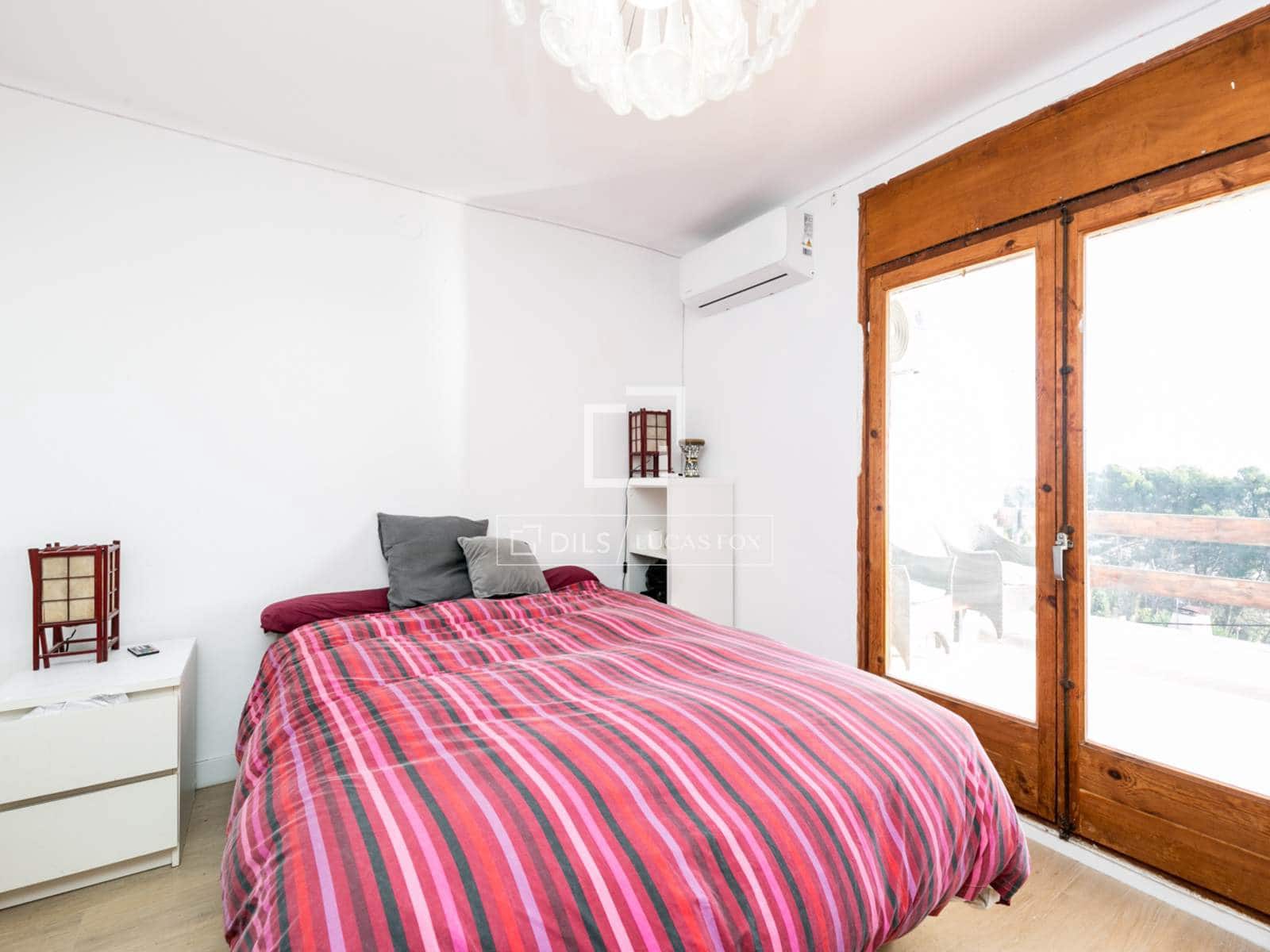 4 slaapkamer Villa te koop in Castelldefels met zwembad - € 1.400.000 (Ref: 9572289)