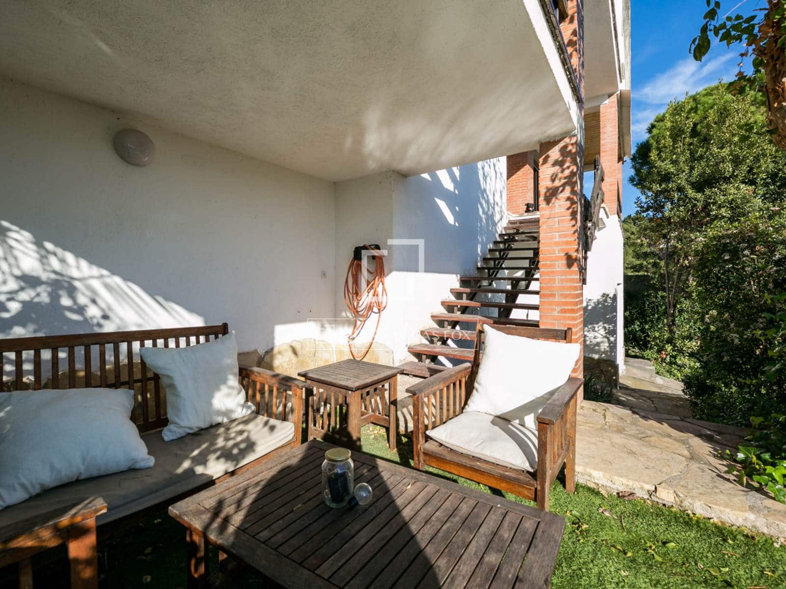 4 slaapkamer Villa te koop in Castelldefels met zwembad - € 1.400.000 (Ref: 9572289)