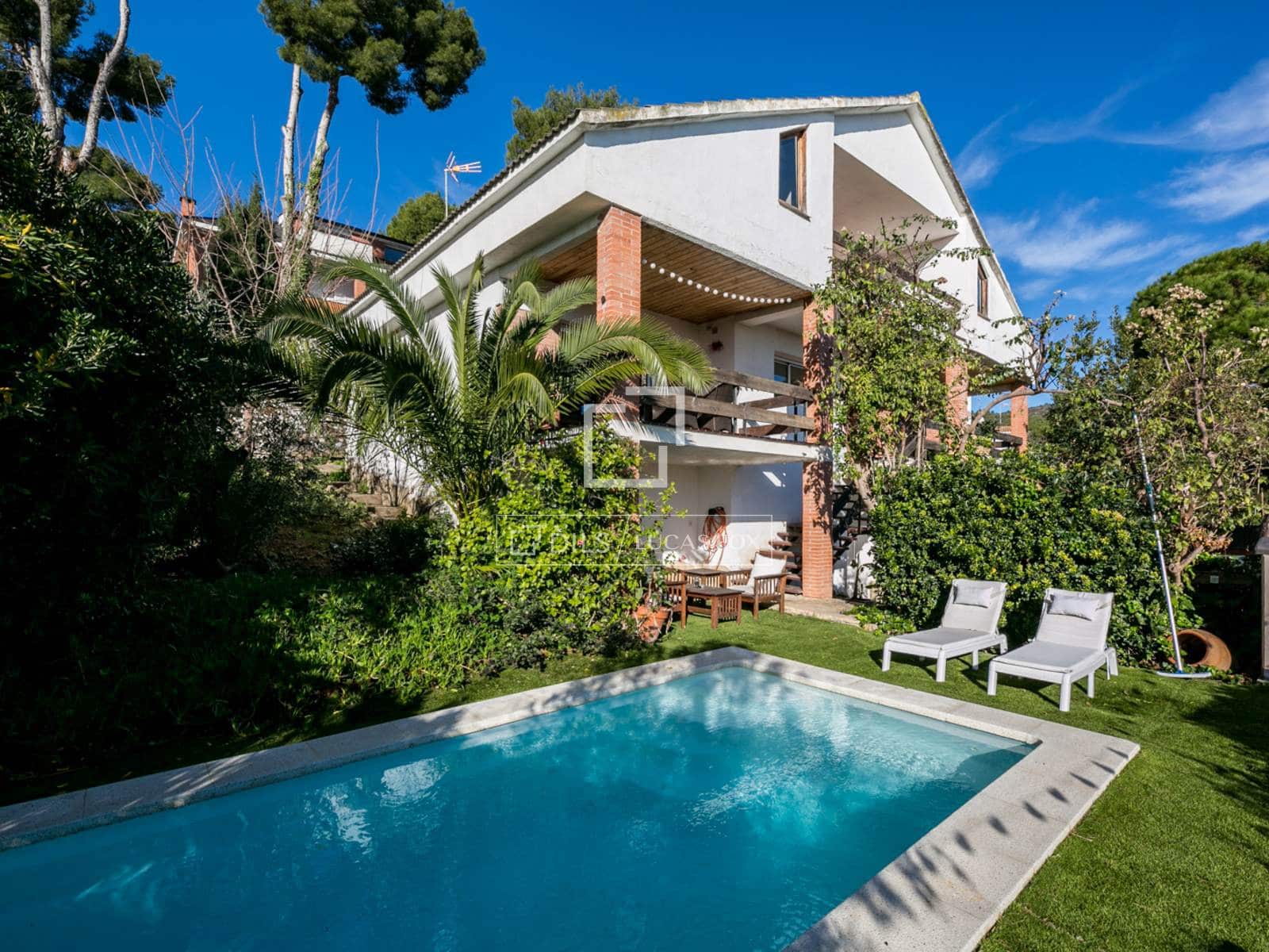 4 slaapkamer Villa te koop in Castelldefels met zwembad - € 1.400.000 (Ref: 9572289)