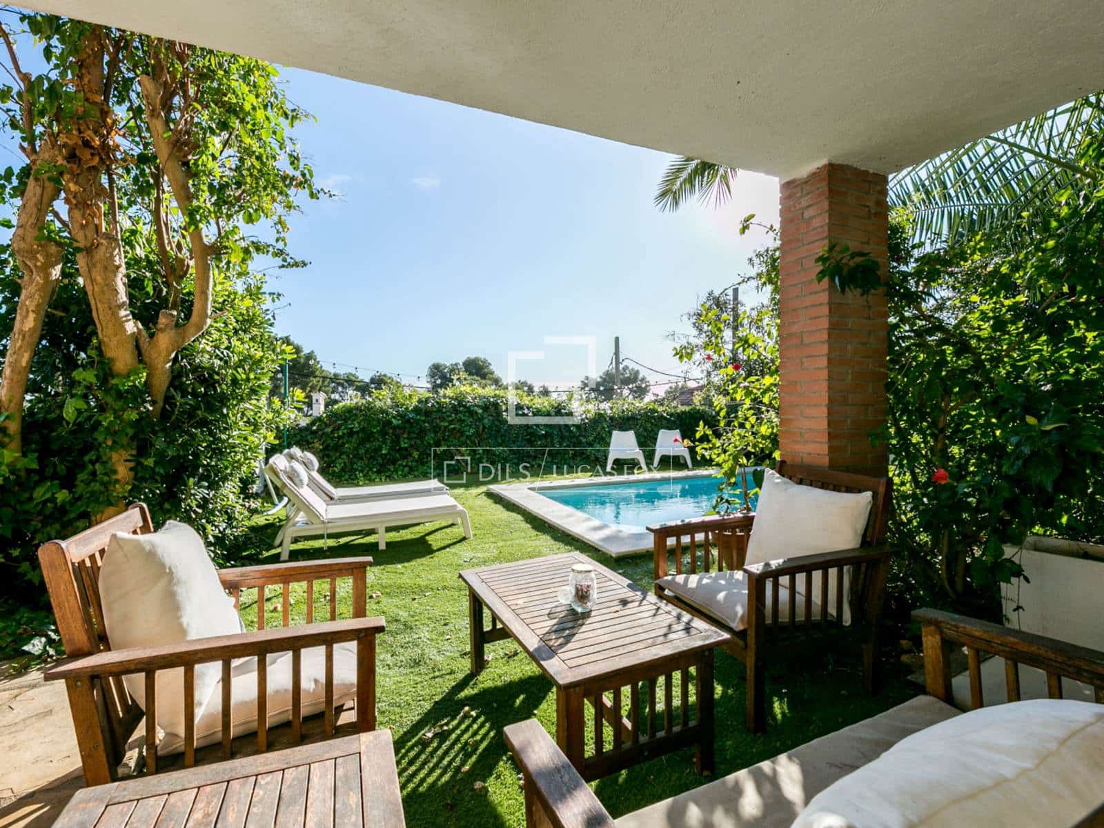 4 slaapkamer Villa te koop in Castelldefels met zwembad - € 1.400.000 (Ref: 9572289)