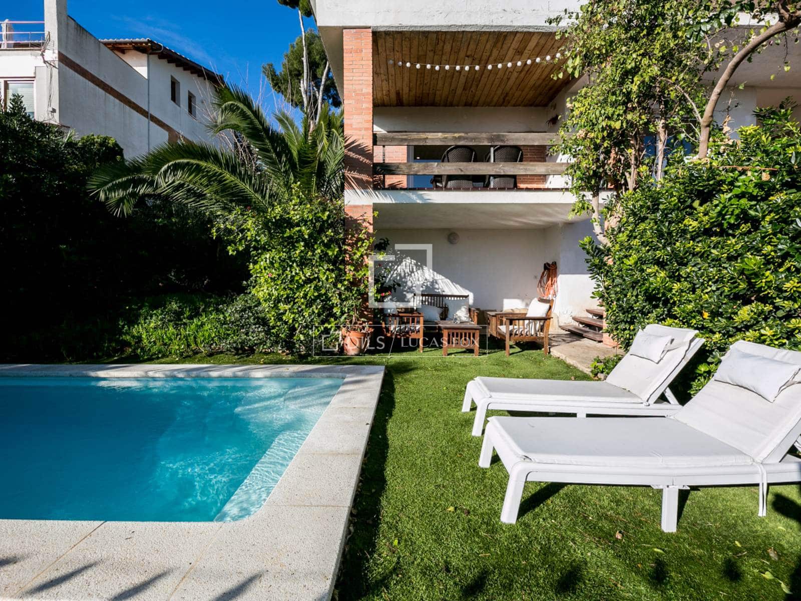 4 slaapkamer Villa te koop in Castelldefels met zwembad - € 1.400.000 (Ref: 9572289)