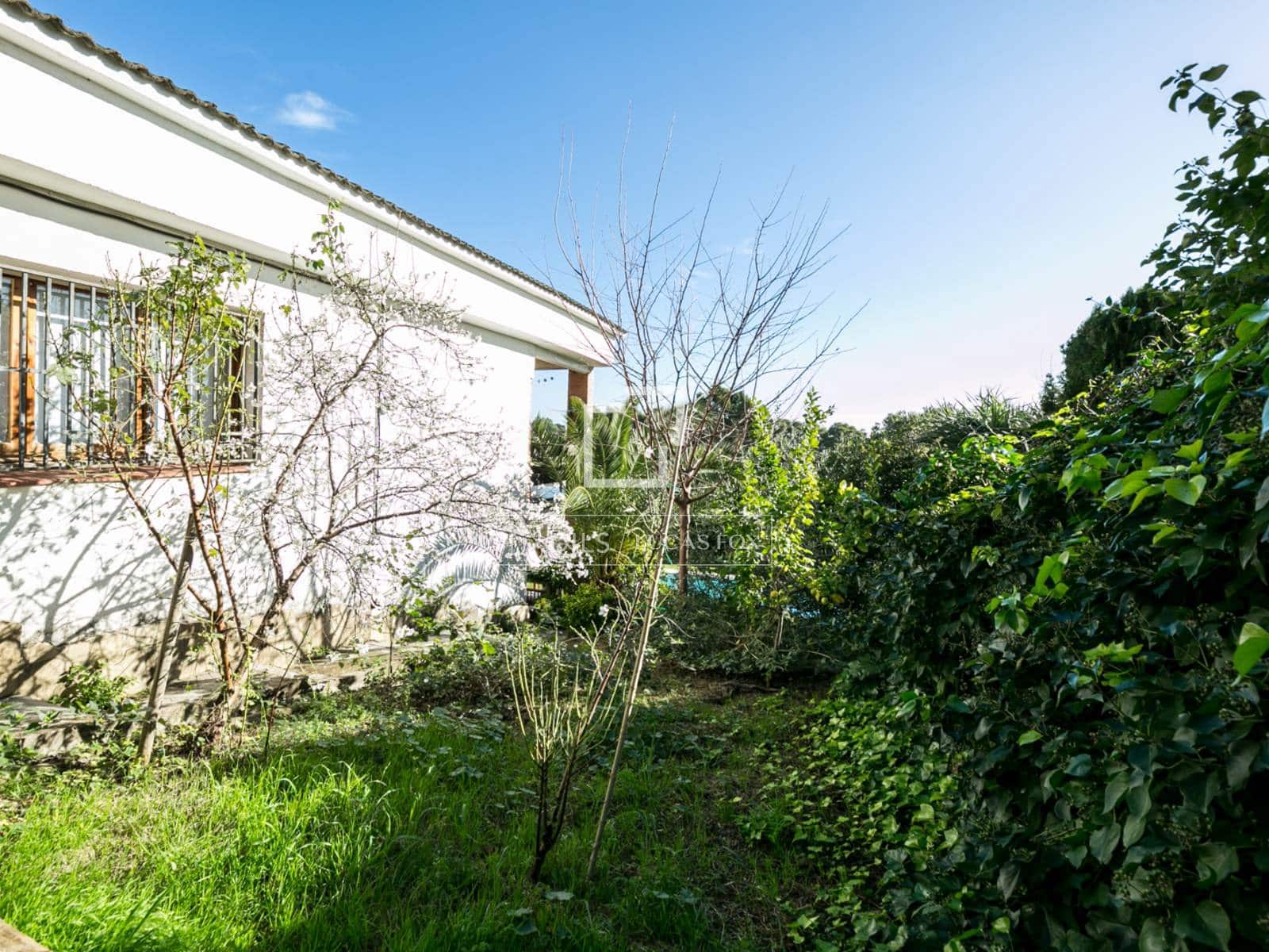 4 slaapkamer Villa te koop in Castelldefels met zwembad - € 1.400.000 (Ref: 9572289)