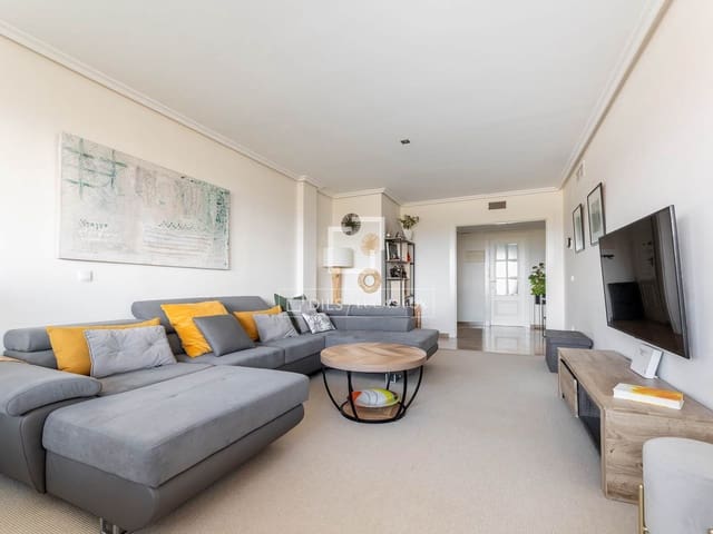 4 sovrum Lägenhet till salu i Majadahonda med pool garage - 825 000 € (Ref: 9572291)