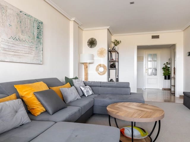 4 sovrum Lägenhet till salu i Majadahonda med pool garage - 825 000 € (Ref: 9572291)