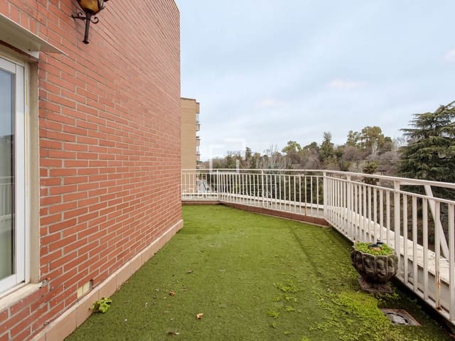 2 soveværelse Penthouse til salg i Jerónimos, Madrid by - € 1.150.000 (Ref: 9572292)