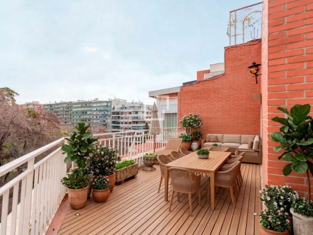 2 soverom Penthouse til salgs i Jerónimos, Madrid by - € 990 000 (Ref: 9572292)