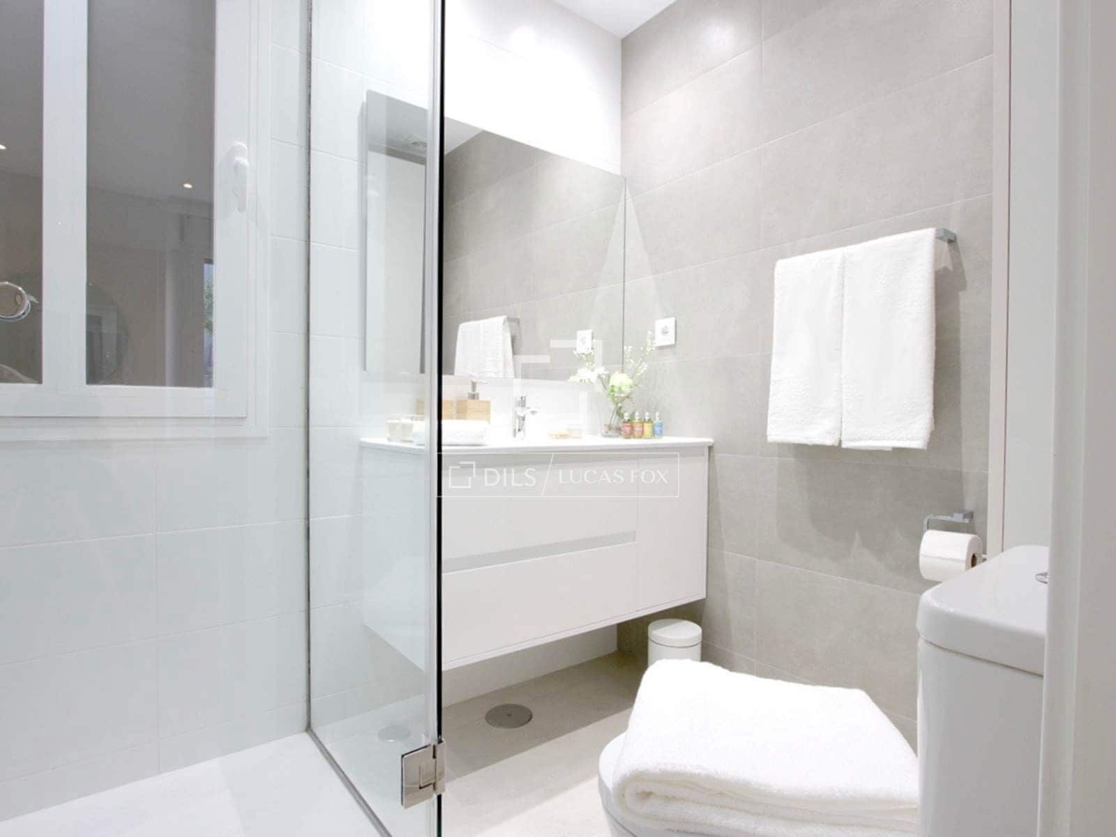 2 quarto Apartamento para arrendar em Madrid cidade - 5 600 € (Ref: 9572293)