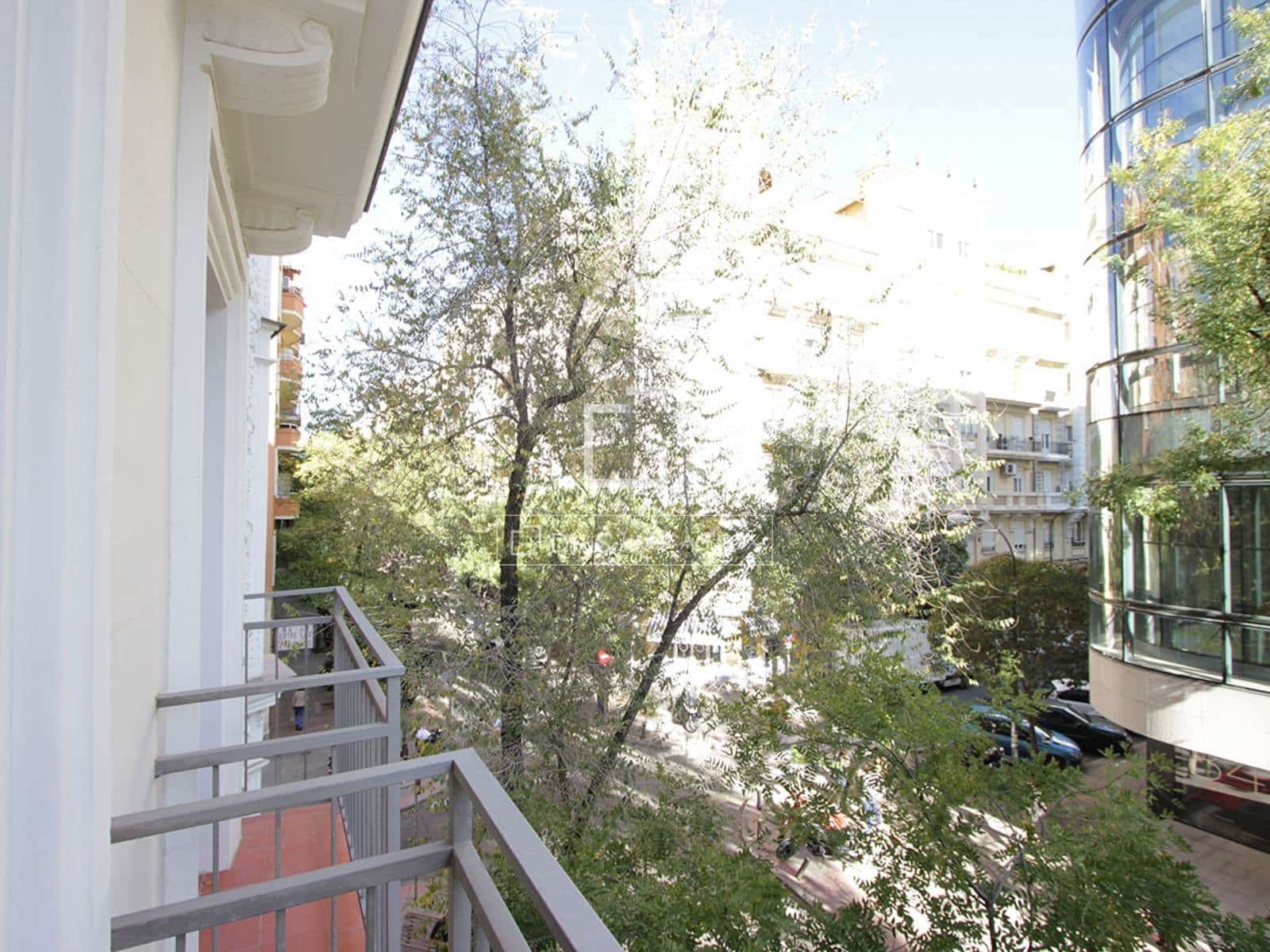 2 quarto Apartamento para arrendar em Madrid cidade - 5 600 € (Ref: 9572293)