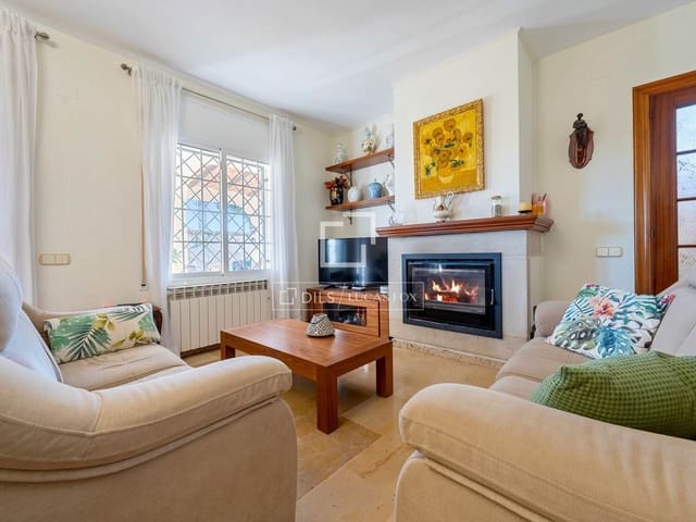 4 soverom Villa til salgs i La Pobla de Montornès med svømmebasseng garasje - € 419 000 (Ref: 9573503)