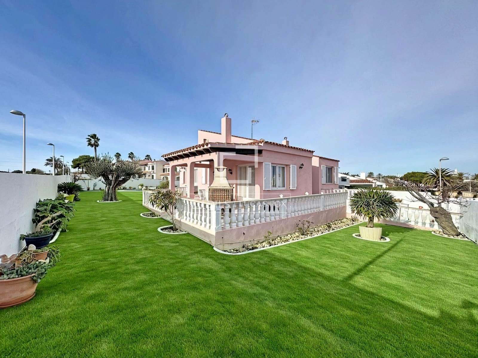 5 Zimmer Villa zu verkaufen in Es Castell mit Pool - 1.200.000 € (Ref: 9578990)