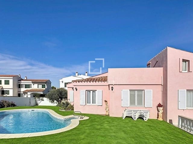 5 Zimmer Villa zu verkaufen in Es Castell mit Pool - 1.200.000 € (Ref: 9578990)