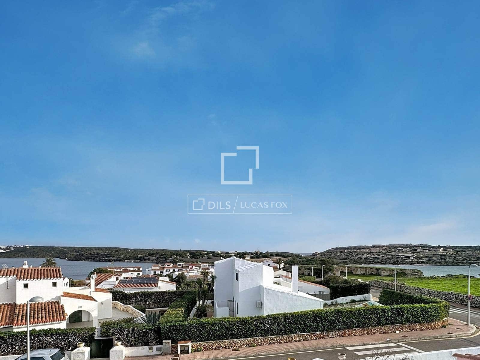 5 Zimmer Villa zu verkaufen in Es Castell mit Pool - 1.200.000 € (Ref: 9578990)