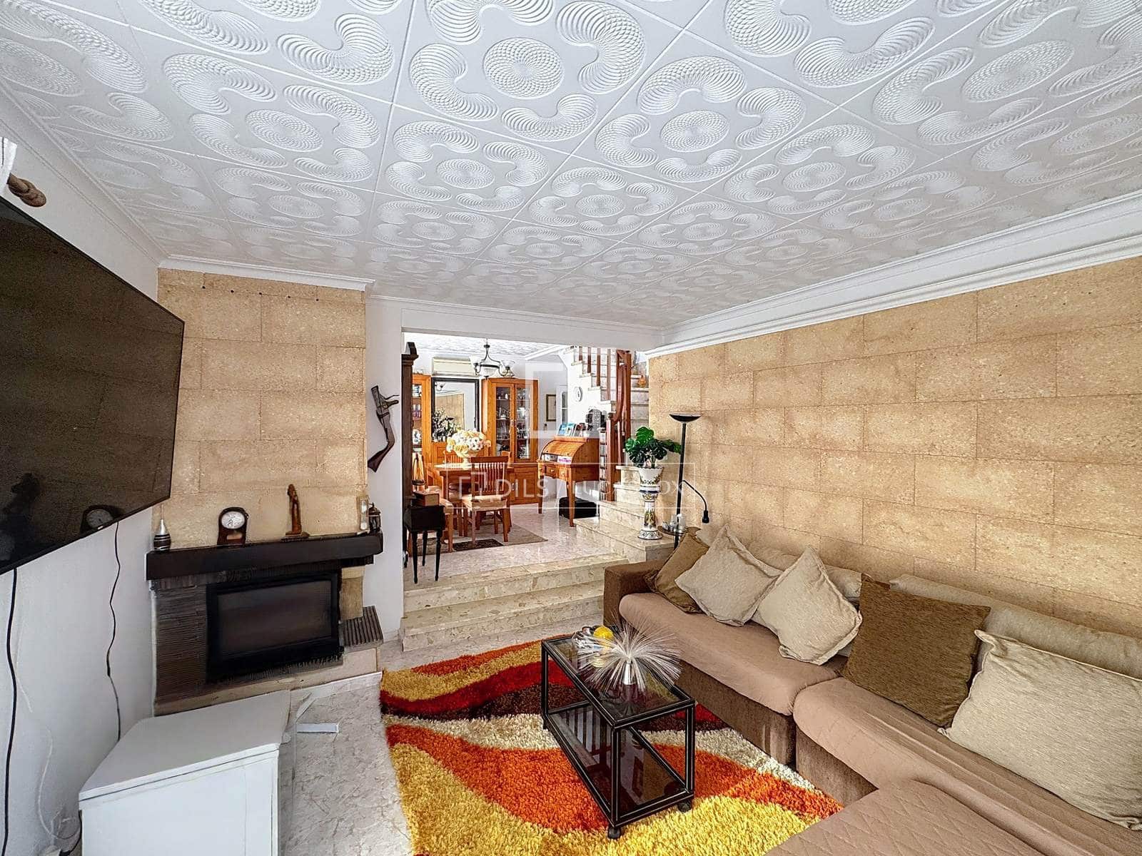 5 Zimmer Villa zu verkaufen in Es Castell mit Pool - 1.200.000 € (Ref: 9578990)